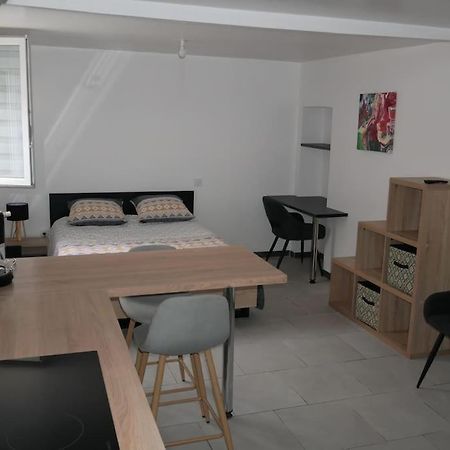 Studio Independant, Au Calme. La Roche-sur-Yon Dış mekan fotoğraf
